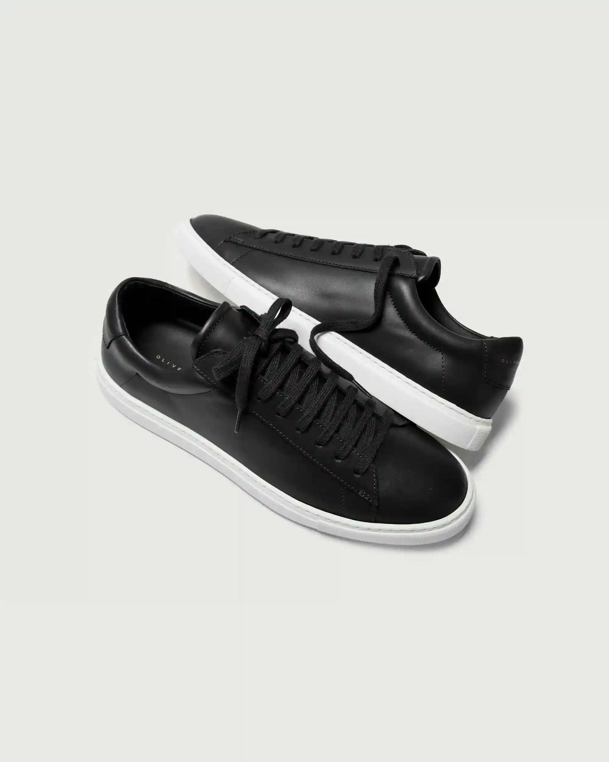 Low 1 | Black (EE Wide)